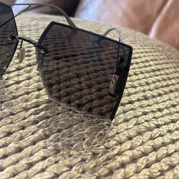 Dior 30 Montaigne S7U - Picture 7 of 12